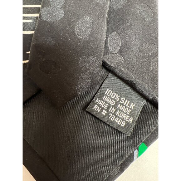 Looney Tunes All-Star Running Backs 100% Silk Tie With Sylvester Bugs Bunny & Ta - Picture 6 of 6